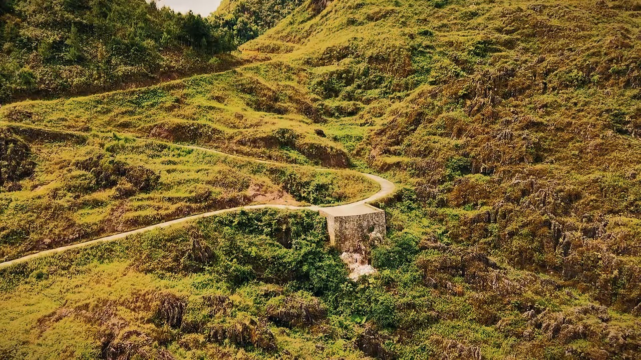 Montage cinématique des rizières et routes de Hà Giang